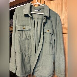 Women’s fuzzy flannel
Button up
Size S